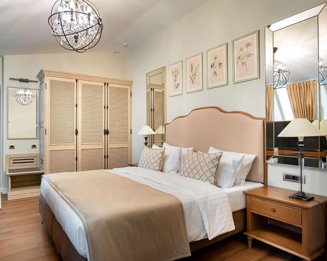Best Western Plus Market Square Lviv 4*,