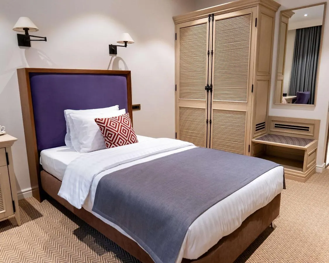 Best Western Plus Market Square Lviv 4*,