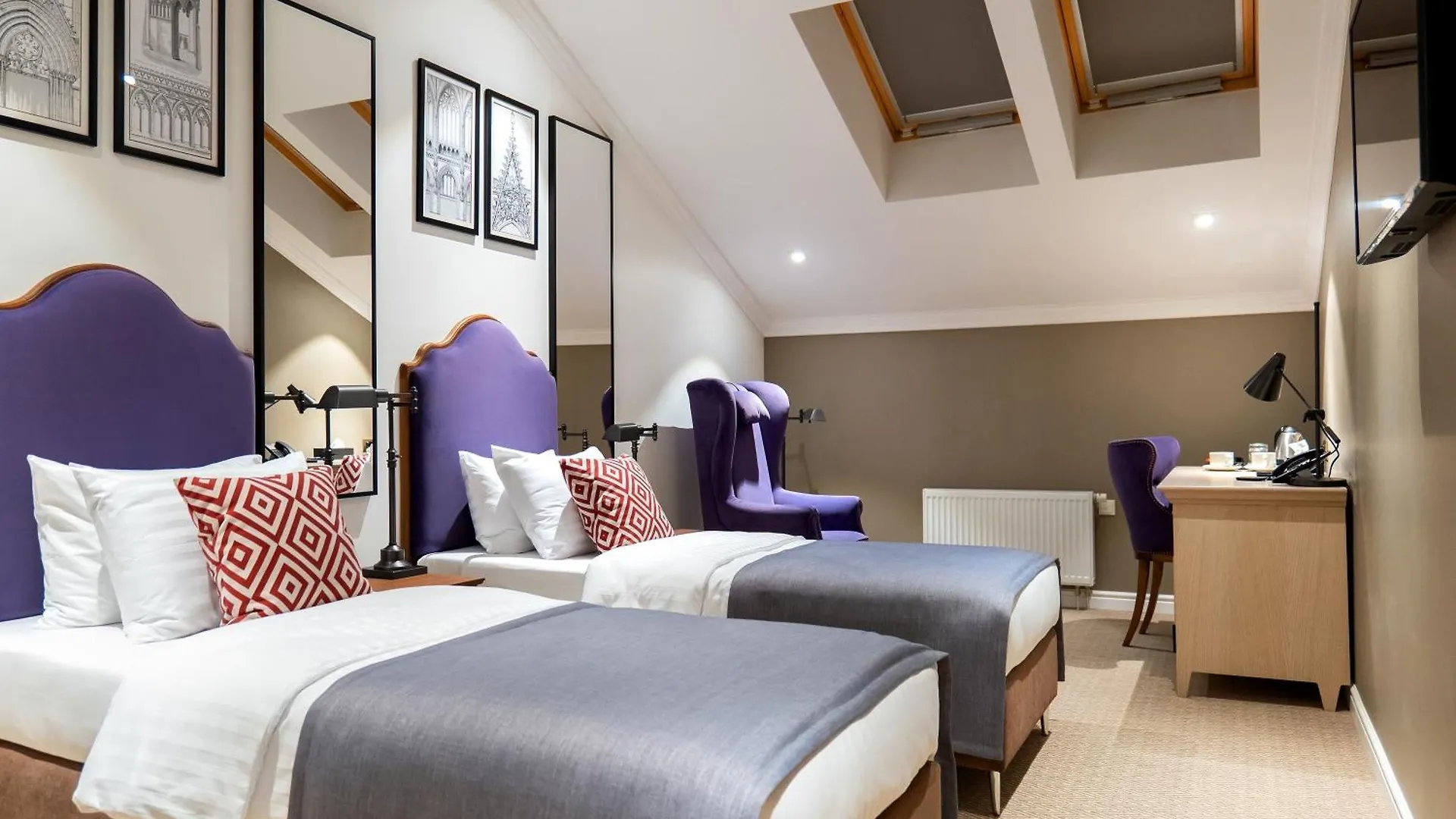 Best Western Plus Market Square לבוב 4*,  אוקראינה